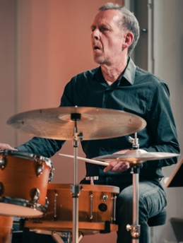 Stephan Schneider, Drummer und Mitglied des Invincible Summer Trio